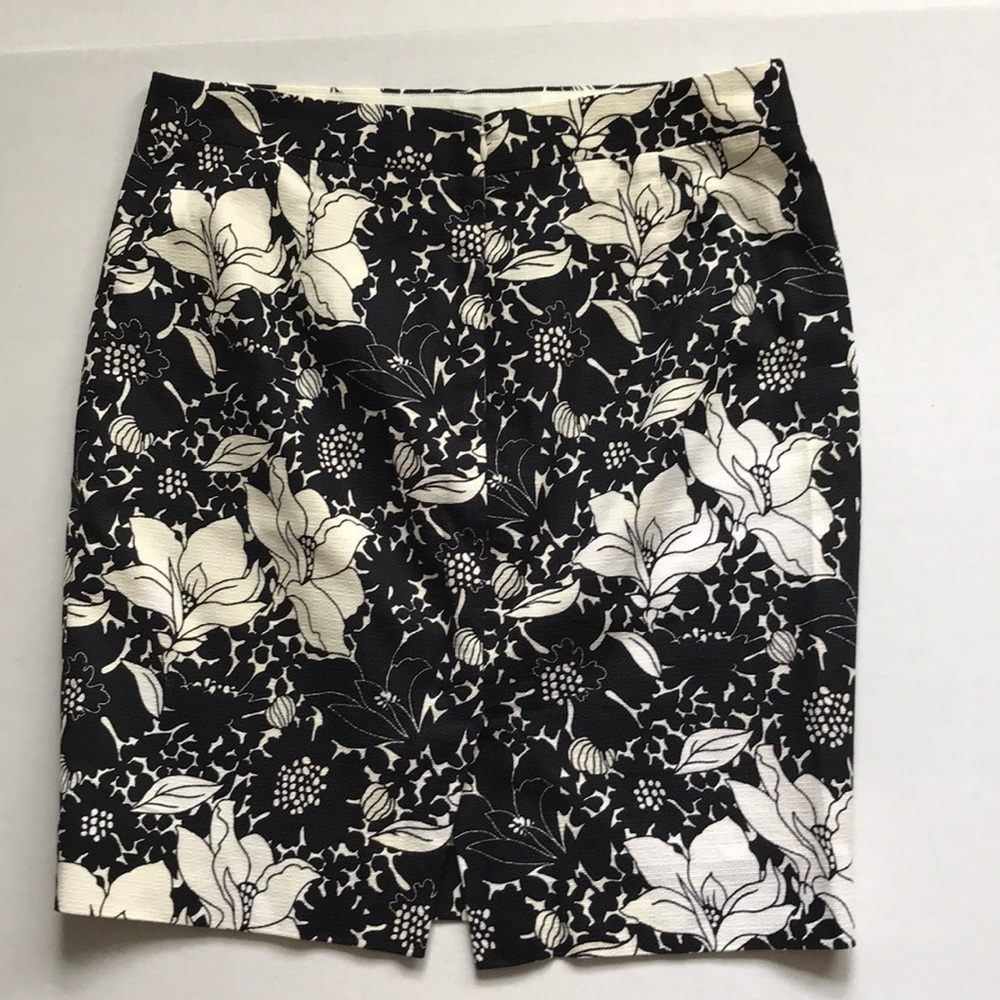 JCrew The Pencil skirt Size 6P - Picture 3 of 8